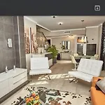 De Lujo Villa